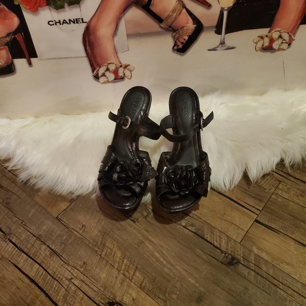 Born chunky heel sandal